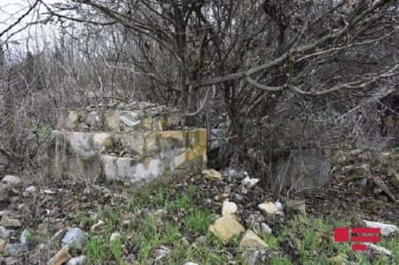 Məhəmməd Füzulinin Füzuli şəhərindəki heykəlinin qalıqları tapıldı - FOTO