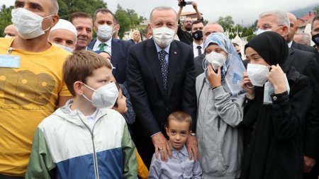 Ərdoğan Sarayevoda BÖYÜK ÇOŞQU ilə qarşılandı - FOTOLAR