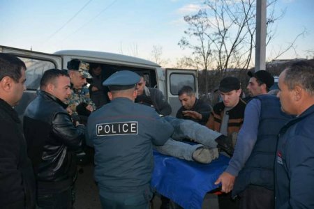 Şuşa yolunda QƏZA: Sülhməramlıların BTR-i qan tökdü / FOTO