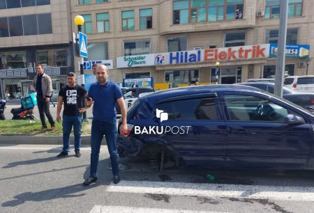 Bakıda ağır qəza: 5 avtomobil bir-birinə çırpıldı - FOTOLAR