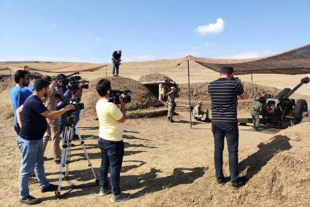 Jurnalistlər Tovuz döyüşlərinin baş verdiyi postlarda - FOTOLAR