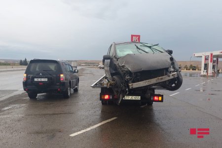 Vəzifəli şəxs "Toyota Prius"la qəzada faciəvi şəkildə öldü - FOTOLAR