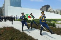 Türkmənistan Prezidenti Zəfər parkını ziyarət etdi